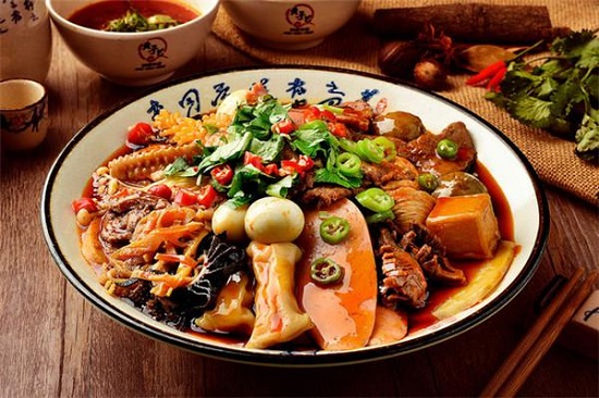 開一家冒菜店需要多少錢？帽牌貨帶你了解