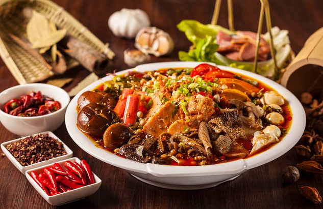 成都干拌冒菜：口感麻辣，回味無窮
