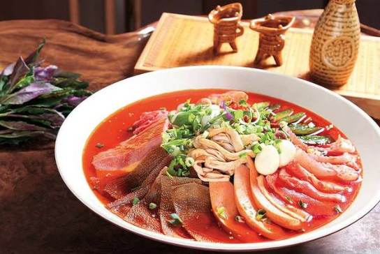 帽牌貨冒菜，香飄四溢，口感獨(dú)特
