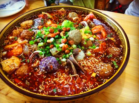 冒菜口味豐富多樣，麻辣燙爽口無比