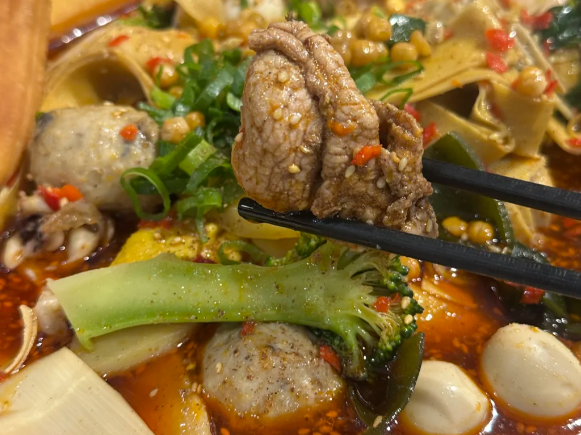 小縣城夫妻創(chuàng)業(yè)選啥？帽牌冒菜就很不錯(cuò)